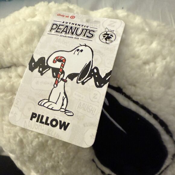 Peanuts Snoopy Sherpa Pillow Red Scarf Limited Edition 16” Target Exclusive New - Picture 5 of 6
